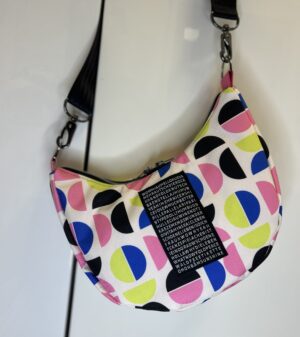 Bananentasche Größe S – Outdoorstoff & Statement-Label